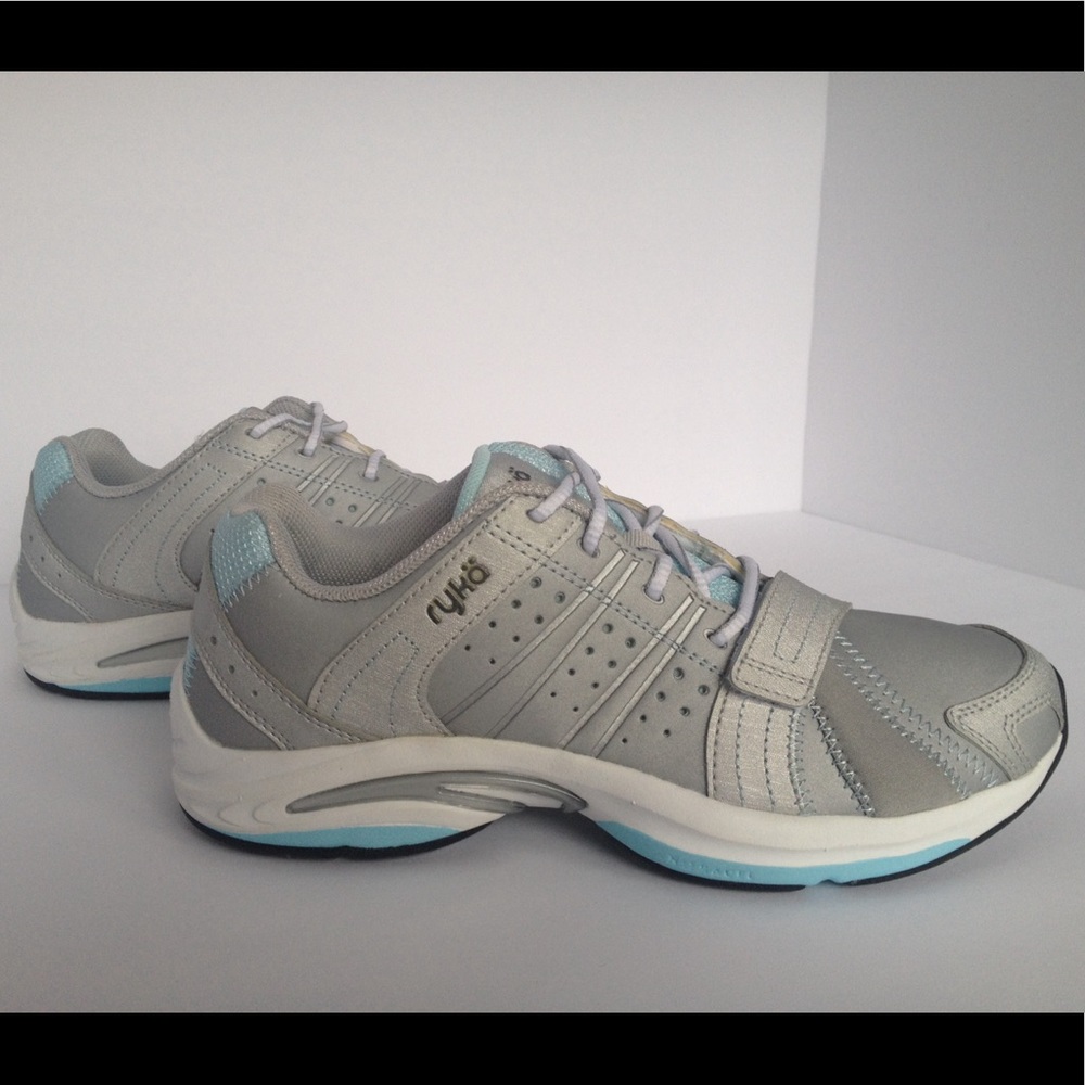 NWOT-RYKA SYNERGY WOMENS WALKING SHOE